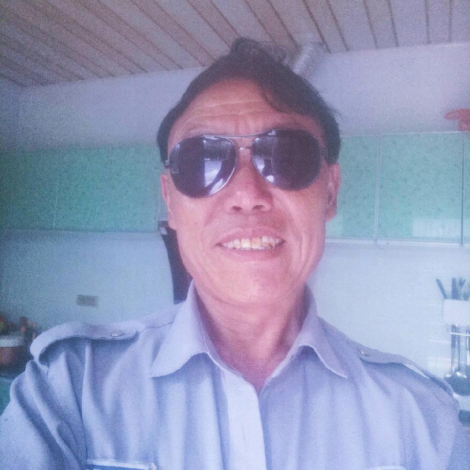 李家伦