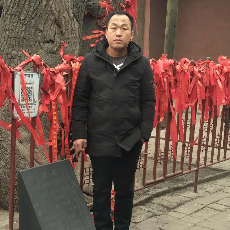 本人在此坐