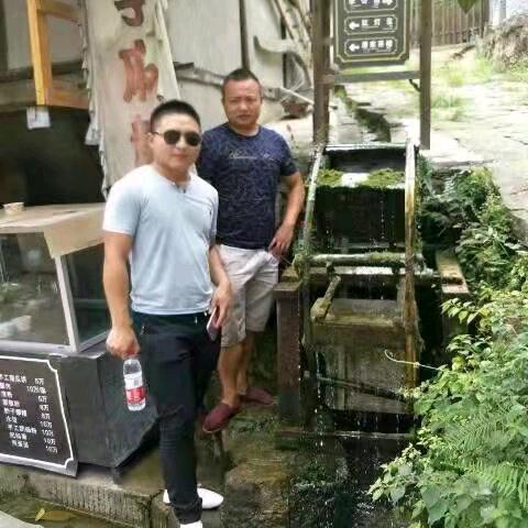 易三三