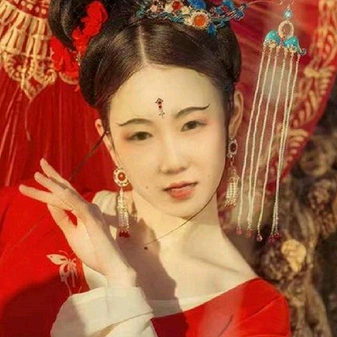 快乐的平安小菊，《每天晚上8.30首播》