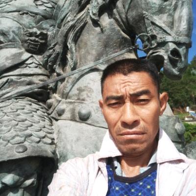 李秉富