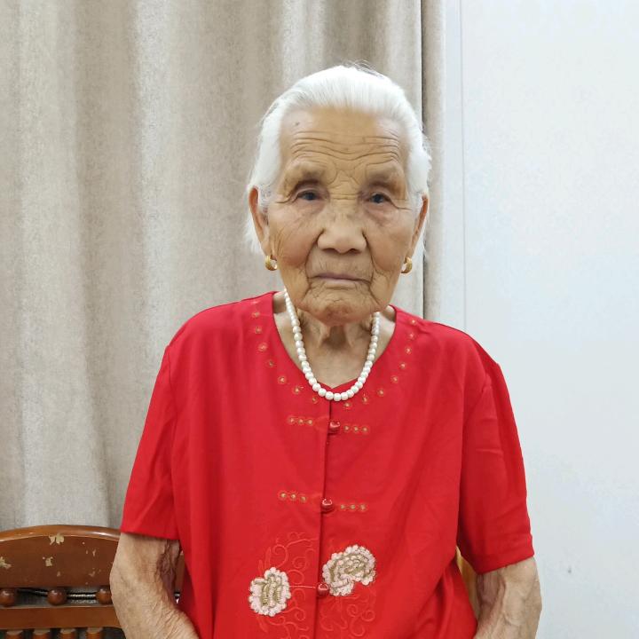 九十六岁的老妈妈