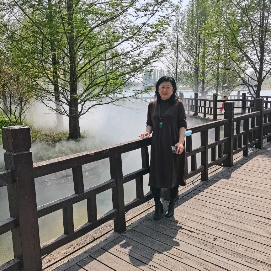 高萍，叉车销售