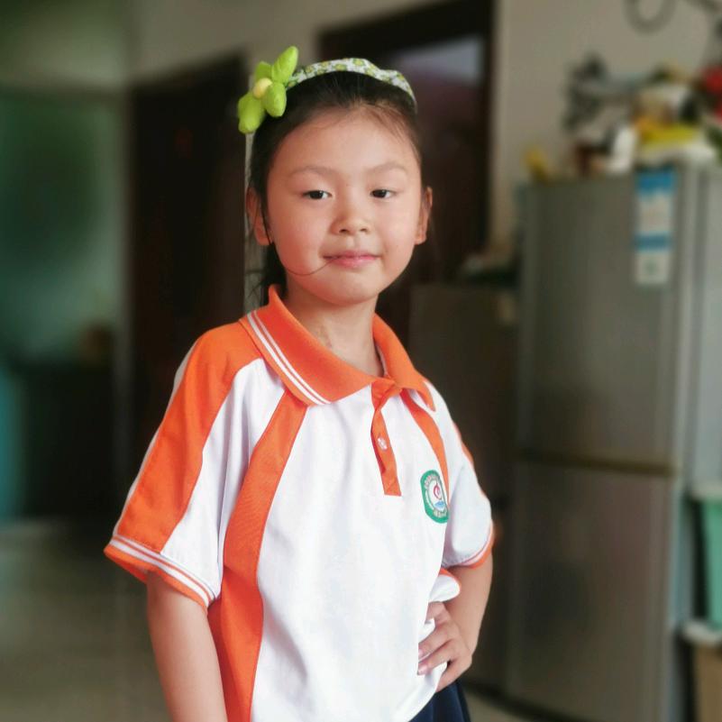 巫佳若冰