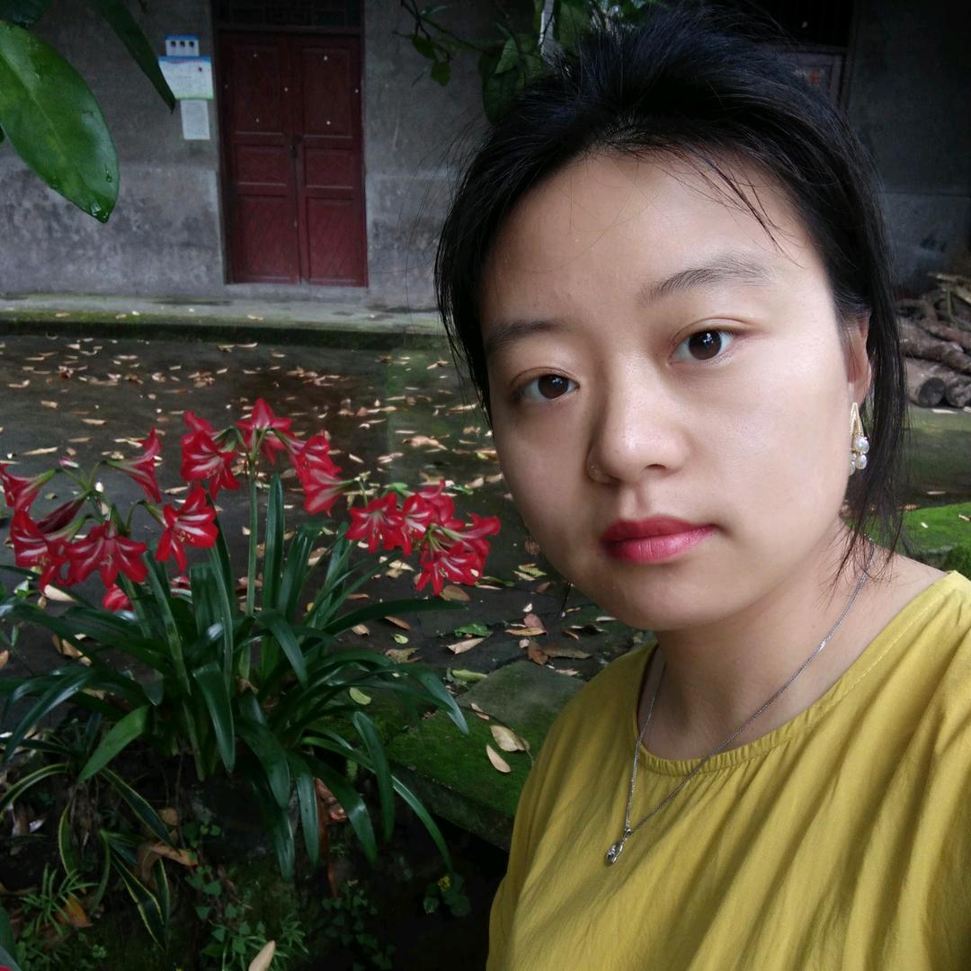 打镙丝的小姐姐