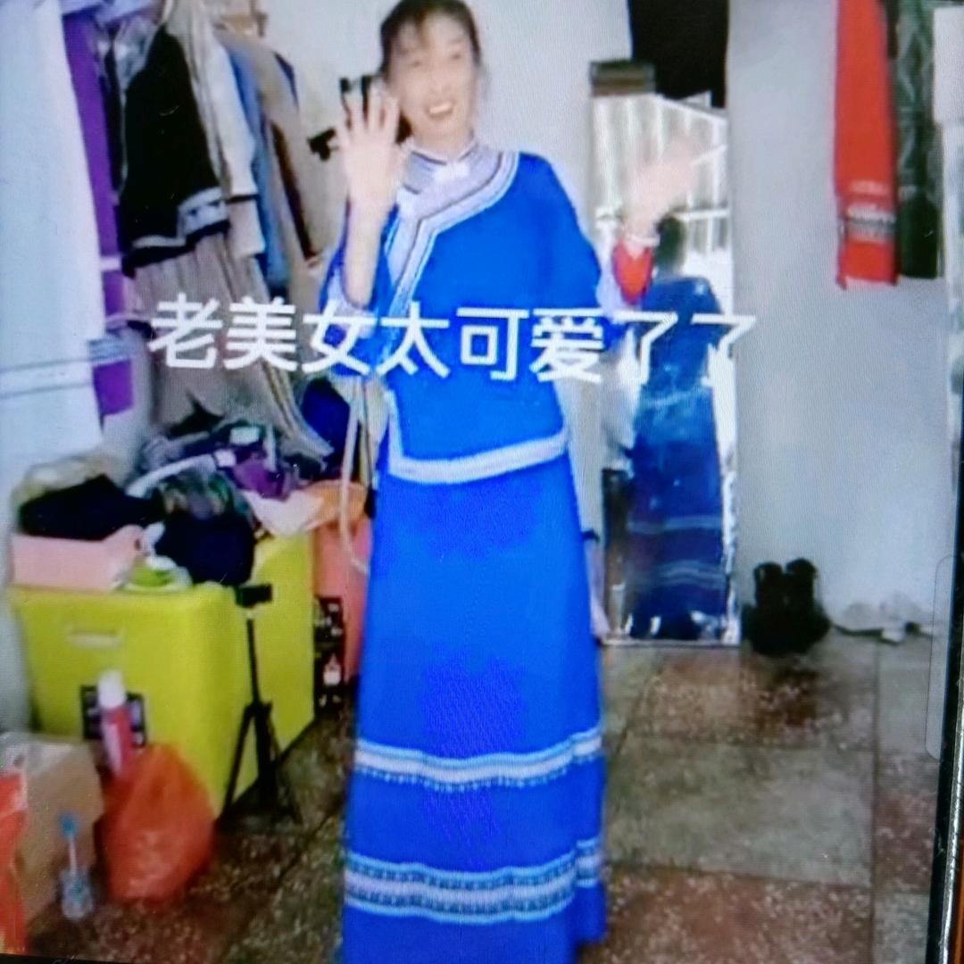 三腊瀑布容洞