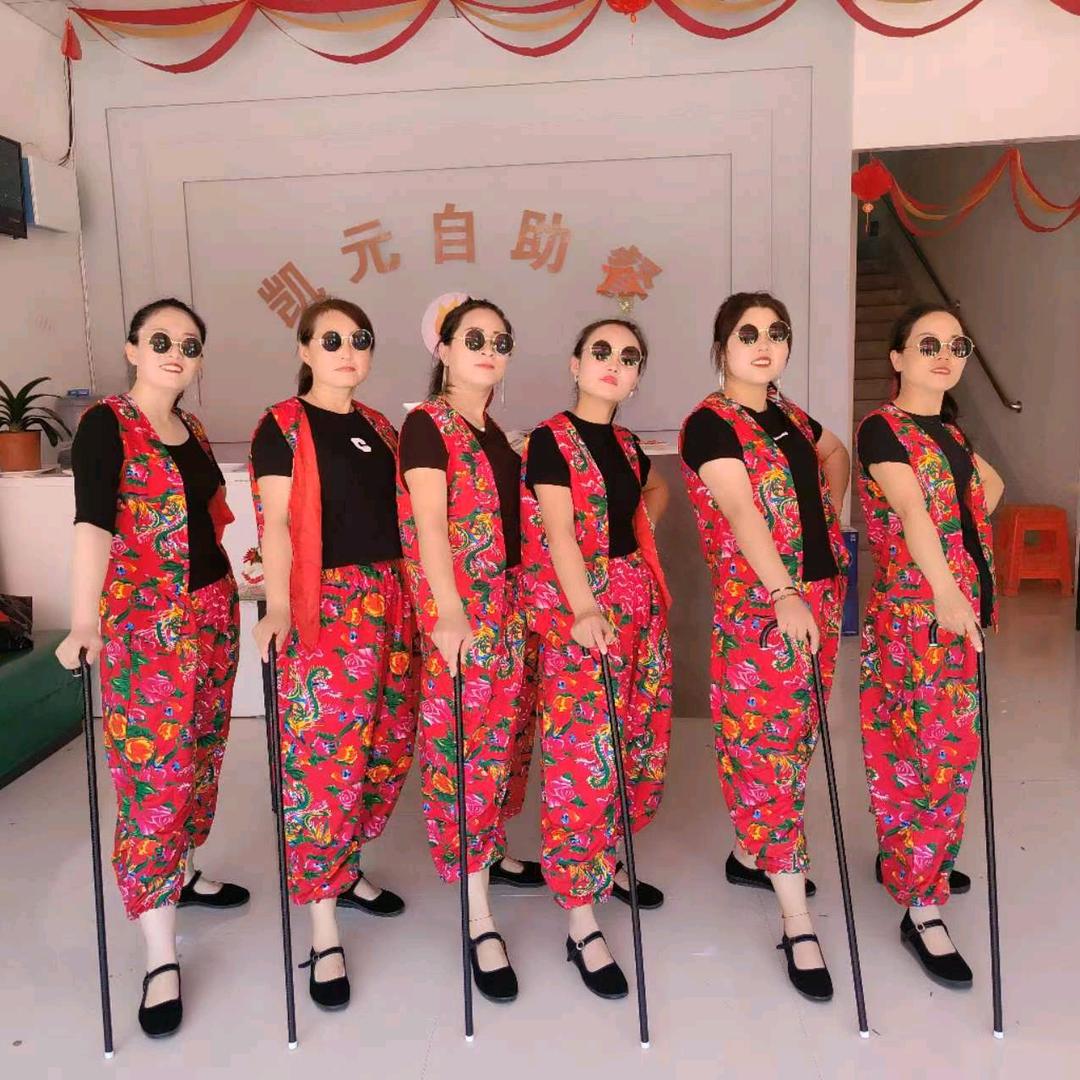 大乐堡村辣妈舞蹈队《队长》招收本村学员