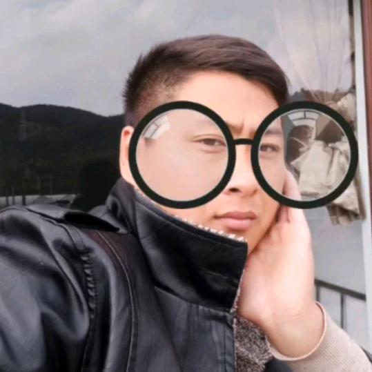 《爱的奉献》。