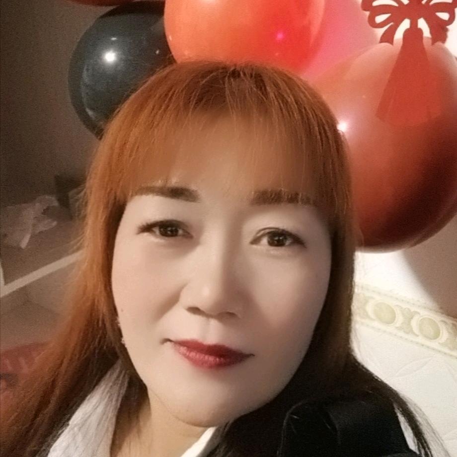 黄小莉，直播聊天唱歌聊天娱乐