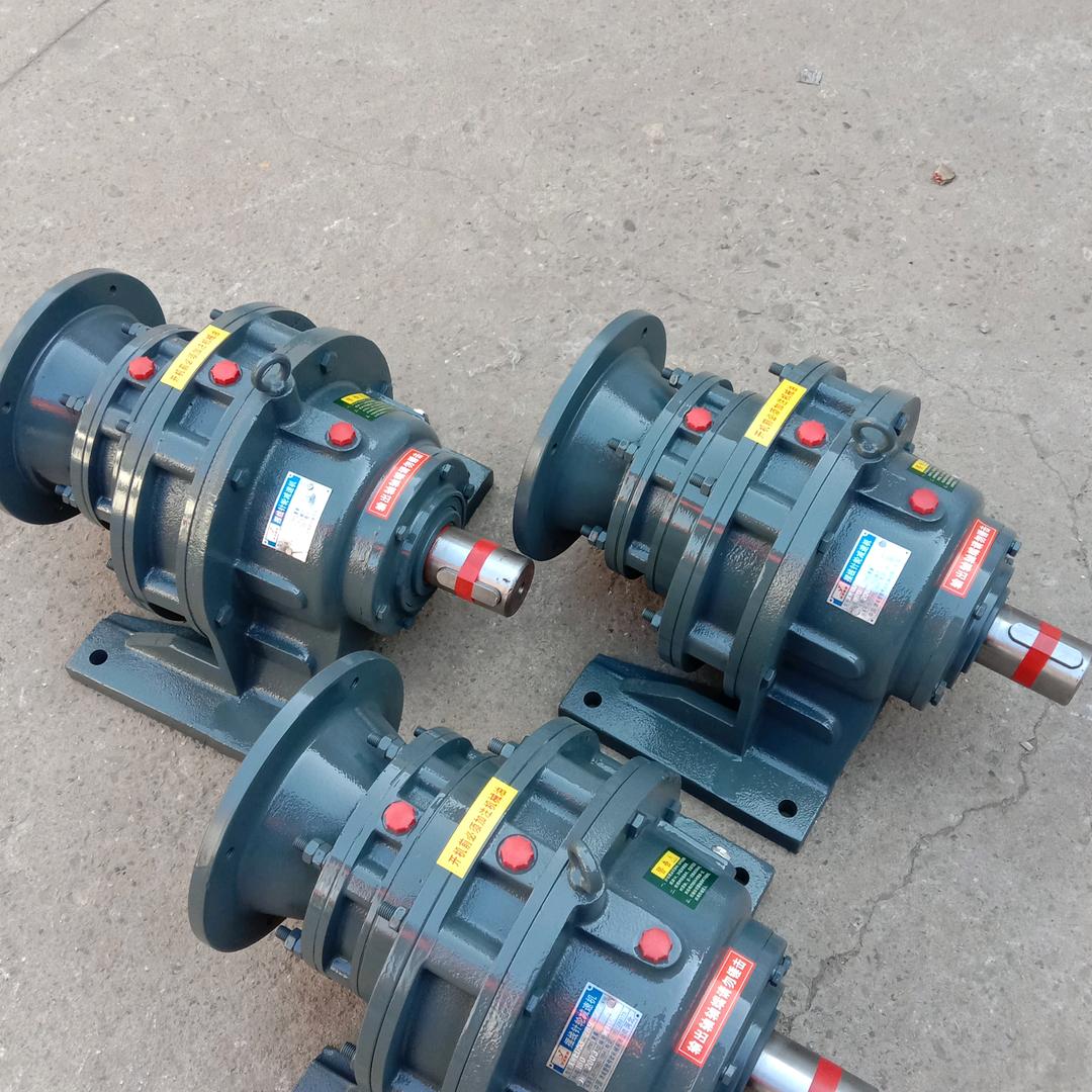 减速机，电机，井盖