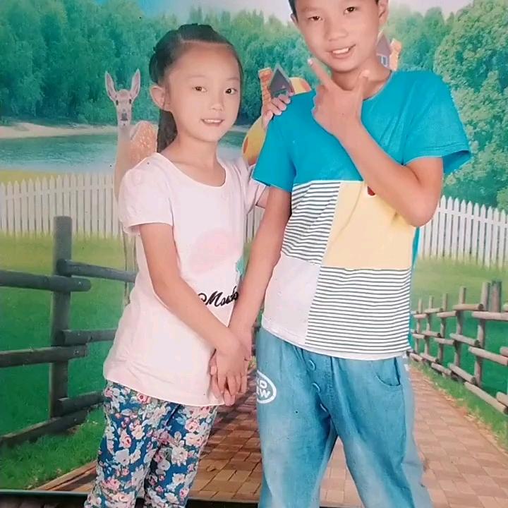 专业安装自动篷布。安装淋水器