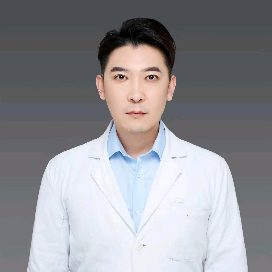 皮肤科医生于泳