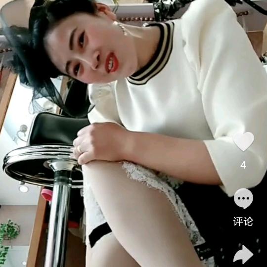 王夏花我爱我自己。