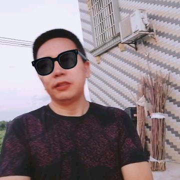 春水初生，春林初盛，春风十里，不如你