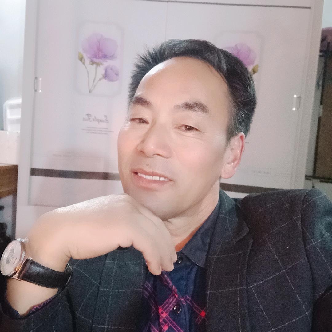 专业磨刀剪，卖菜刀，刨菜板。刀铭鑫合伙人