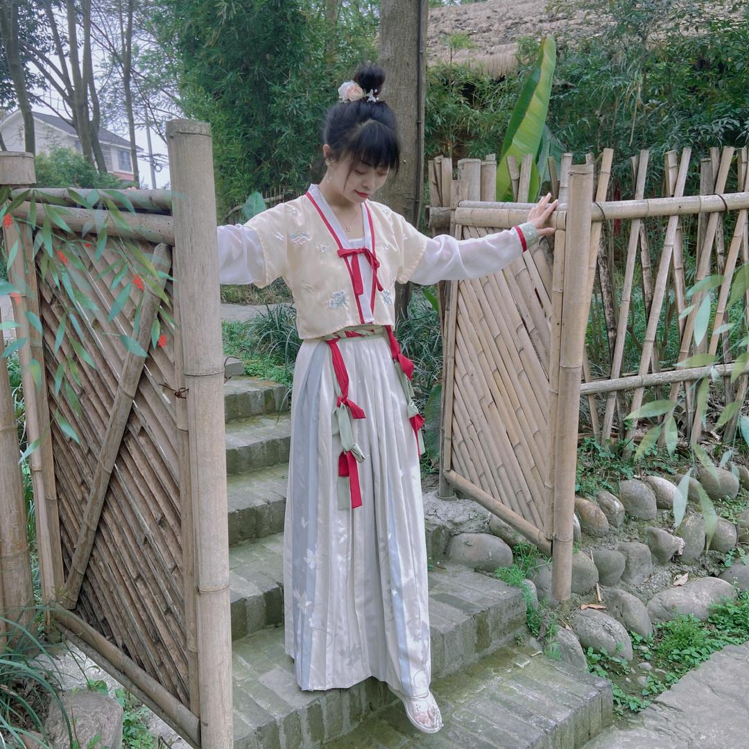 小董董