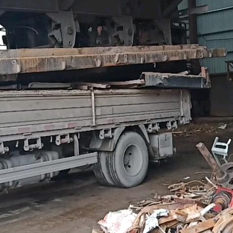 收废铁。姓名司玉峰