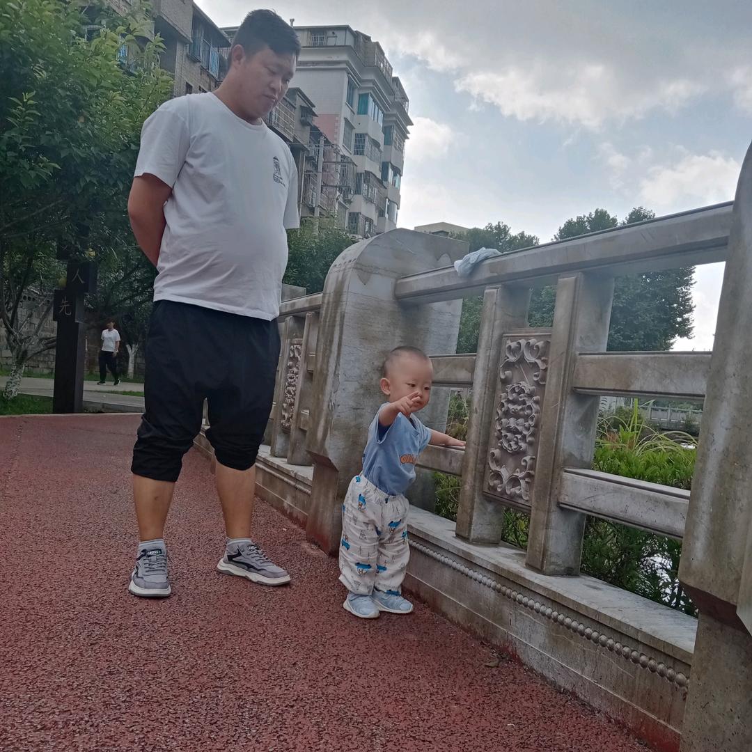 六盘水航宇高级中学初三、高三复读咨询