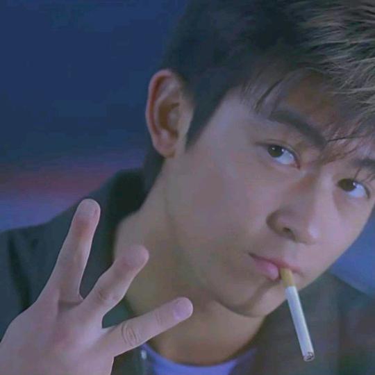 不爱看美女