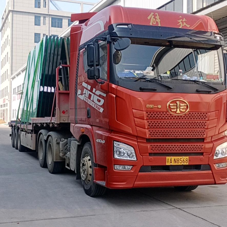 峰矗芙蓉水上妍