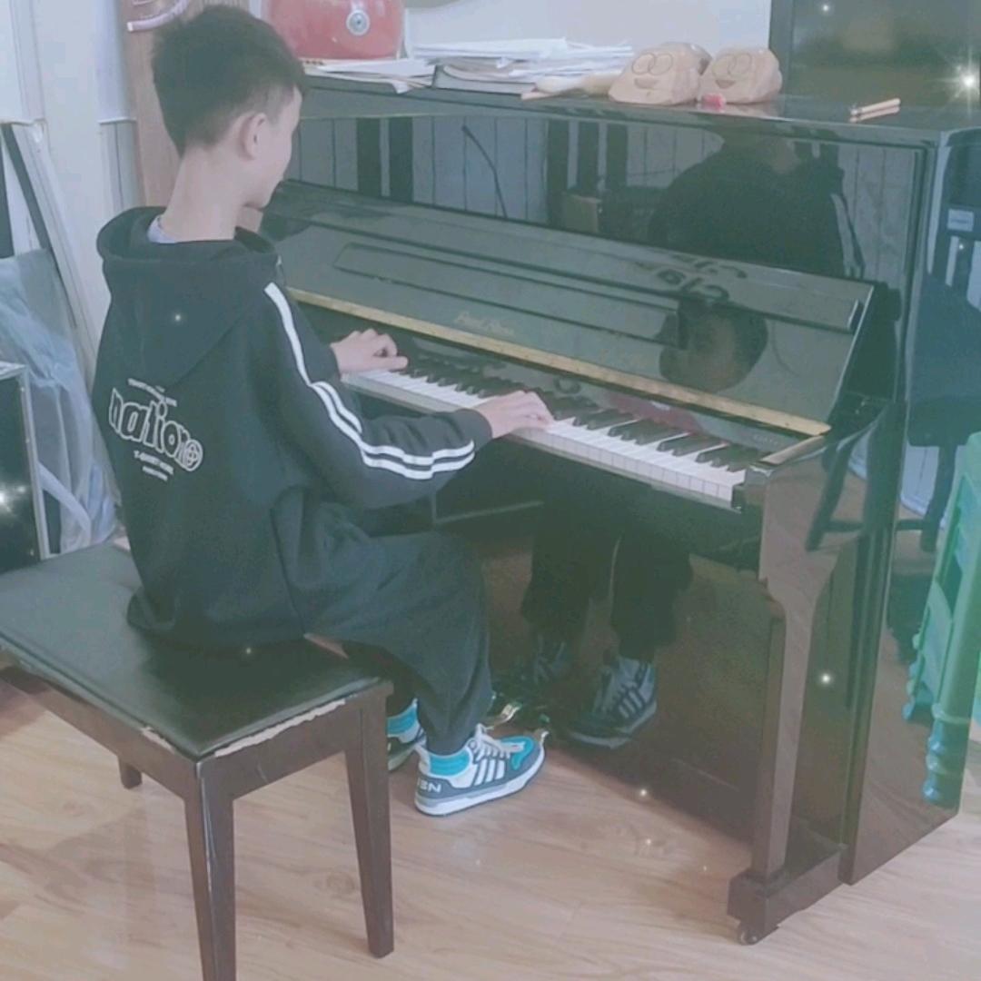 热爱音乐的小周恒