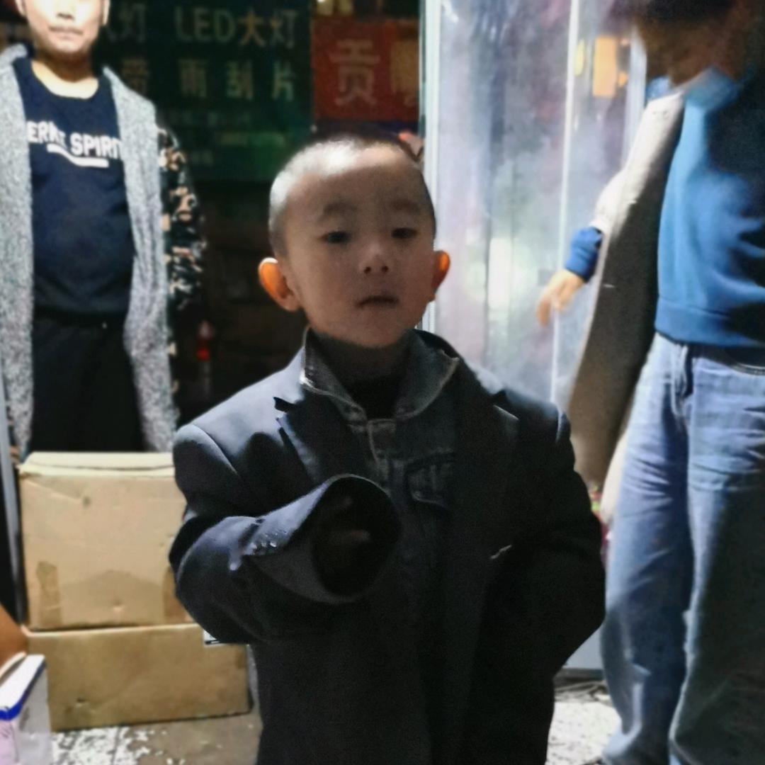 强👍哥