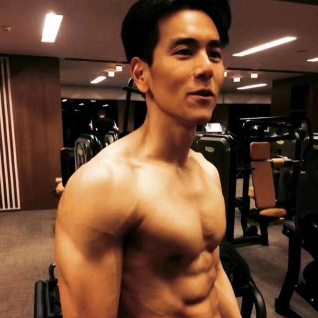 七岁就会吹瓶！