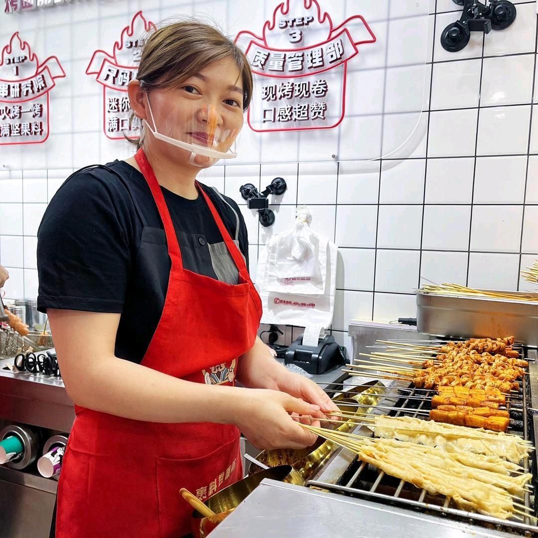炉甄人烙馍卷面筋