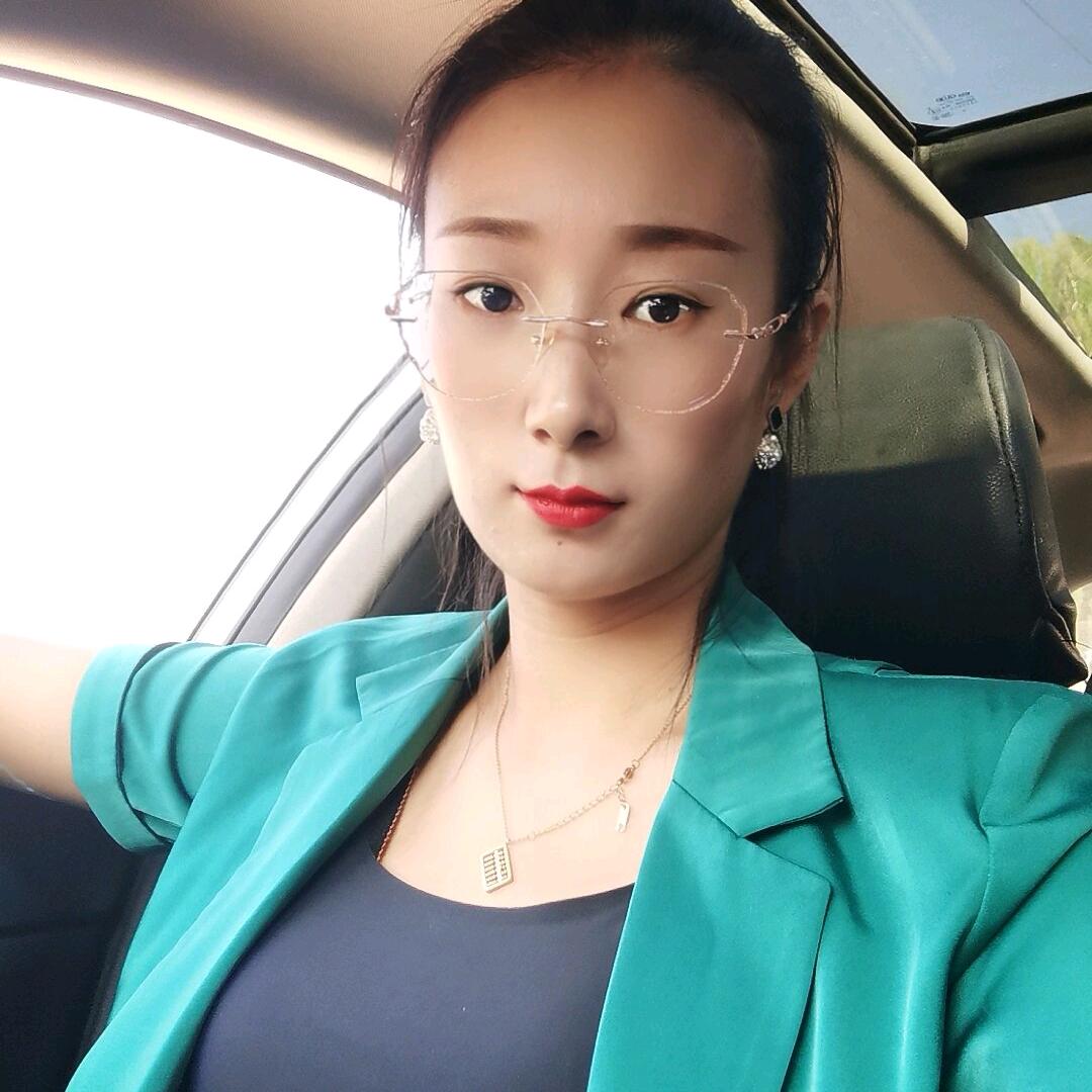 弥河银瓜琳琳