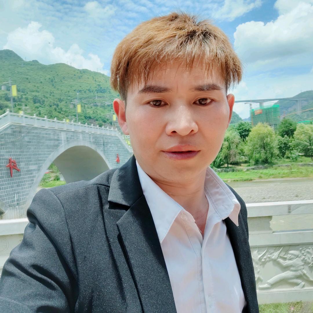 农村小杨爱唱歌