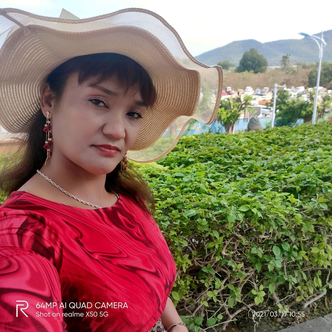 妮娅孜古丽爱生活