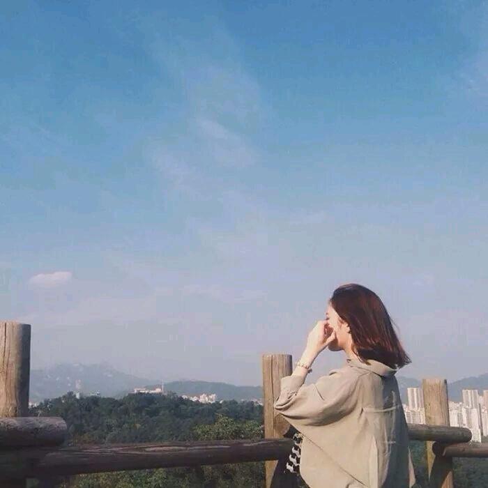 依依