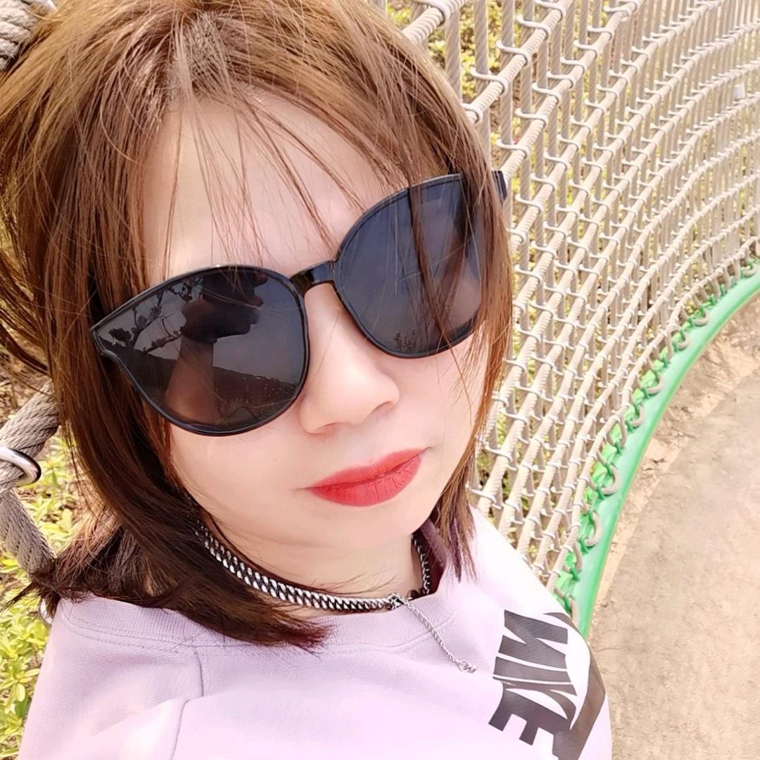 金牌月嫂艳子