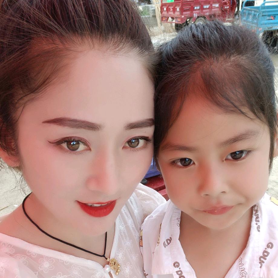 卖猪肉的小姐姐