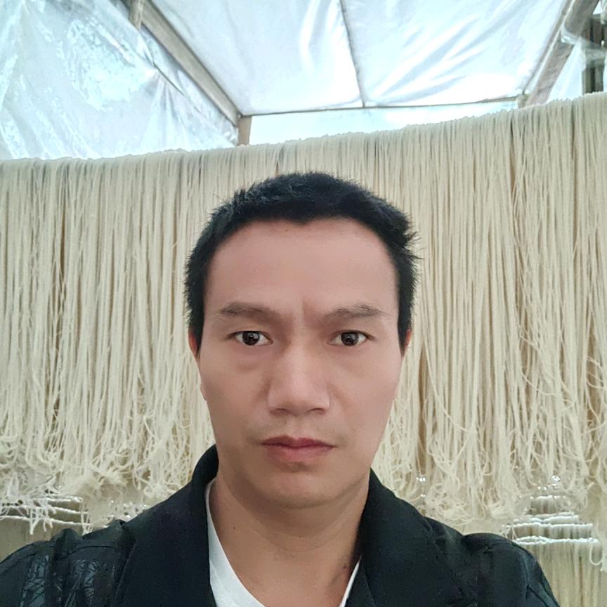 米线粑粑哥