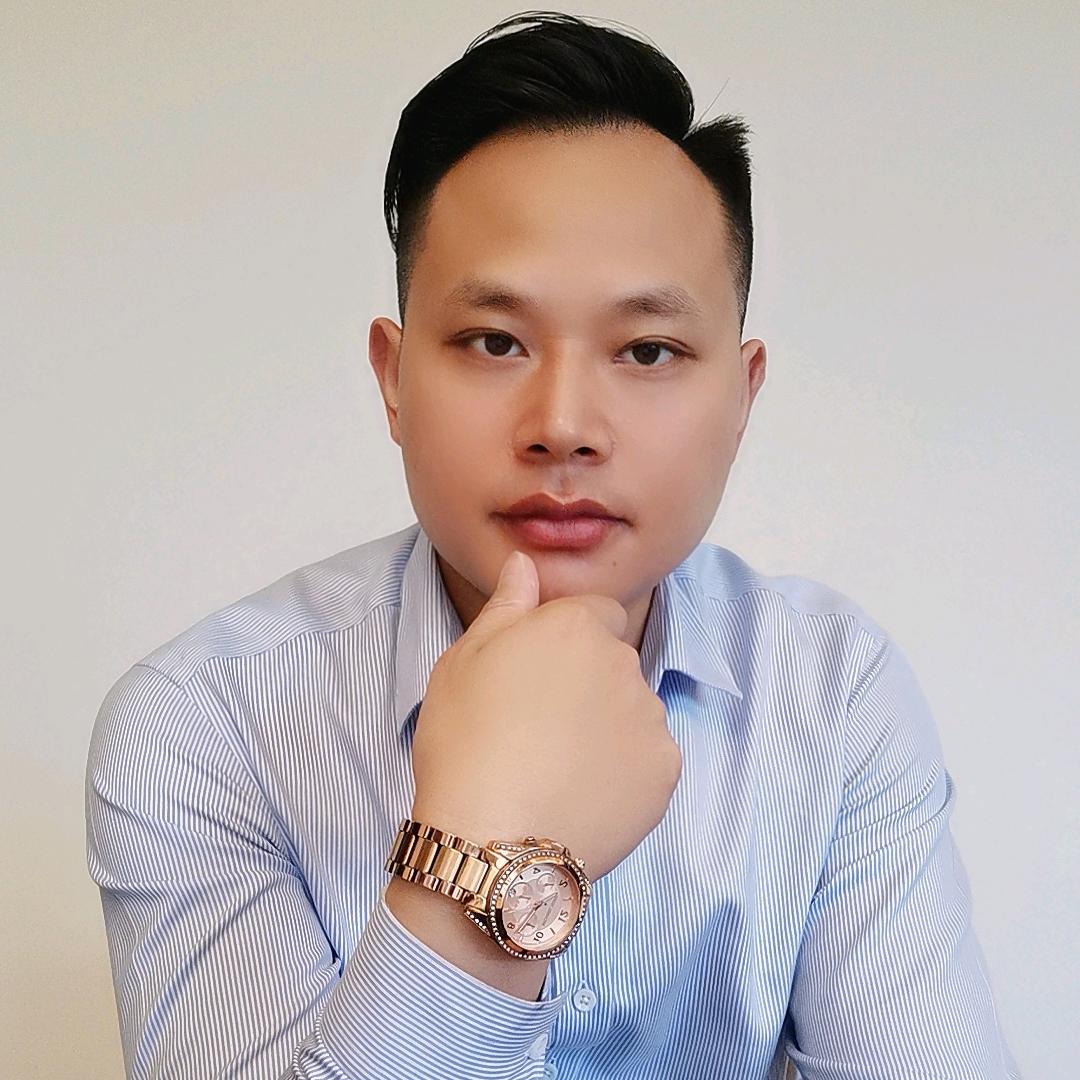 成都冠牛实木全屋定制刚哥