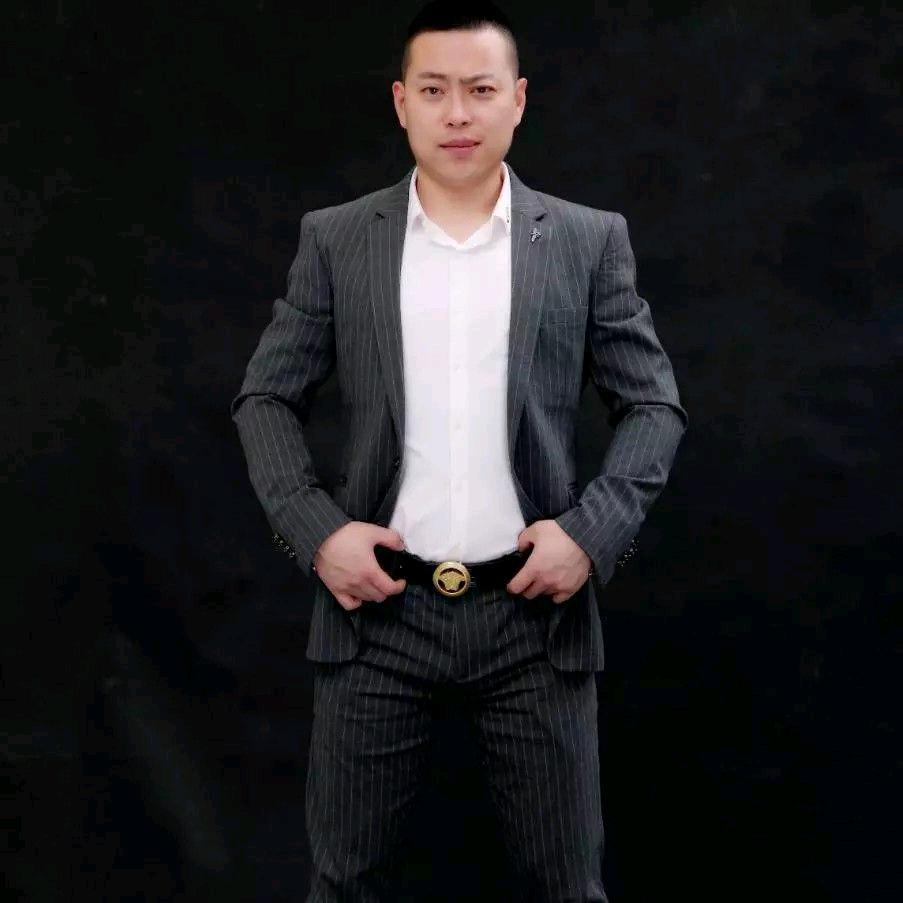 杨洋（板板正正）