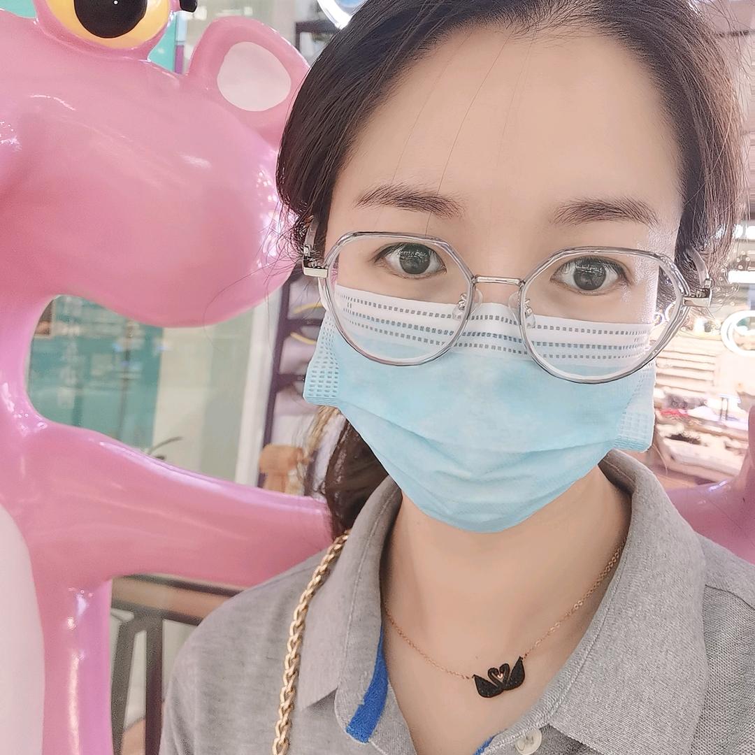 两只小兔子🐰