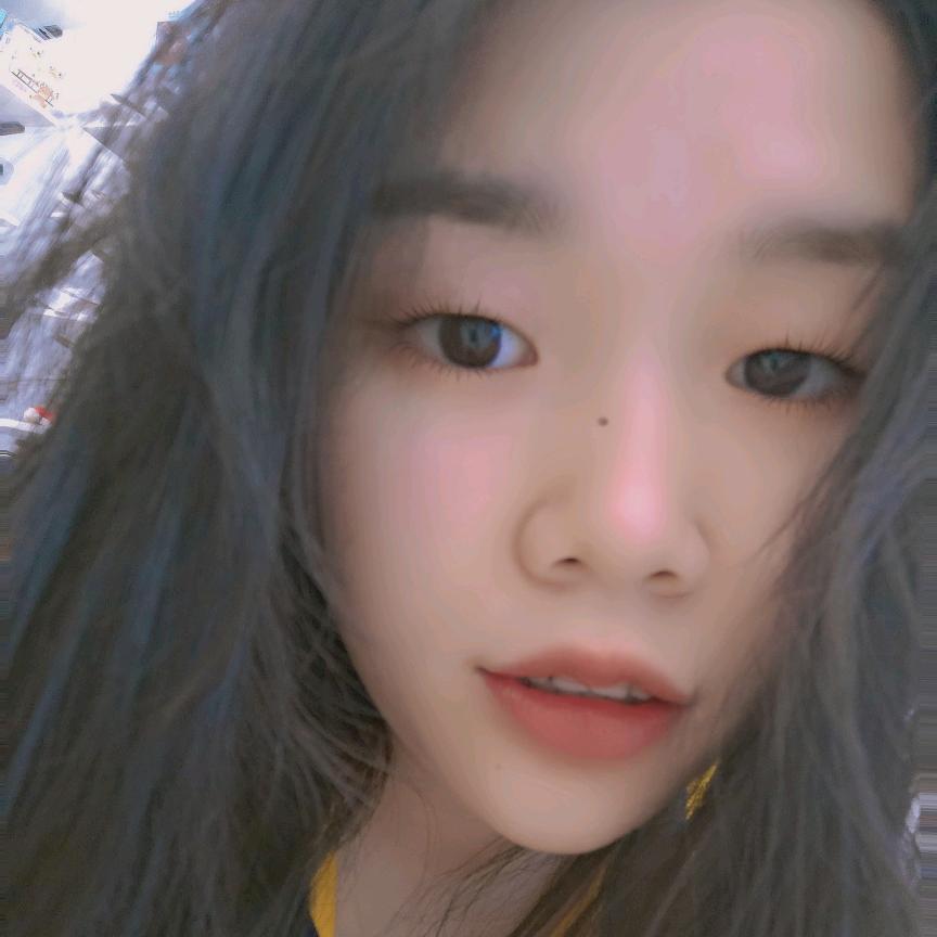 小眼睛美女