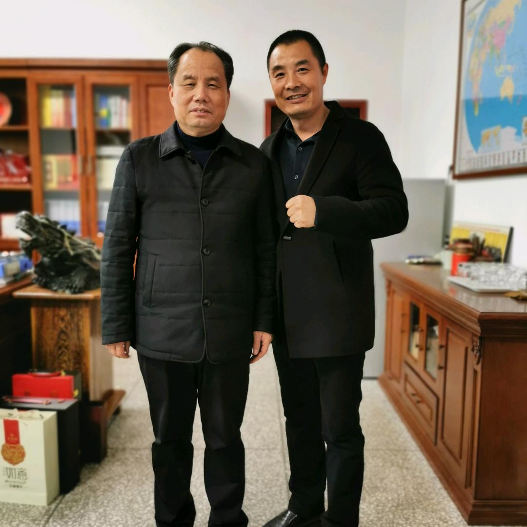 卧龙先生