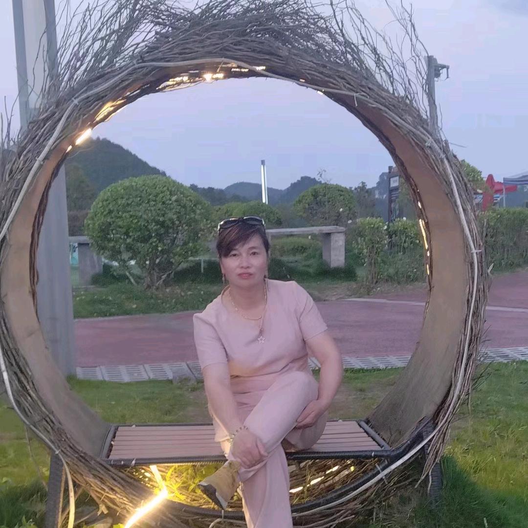 何妹.