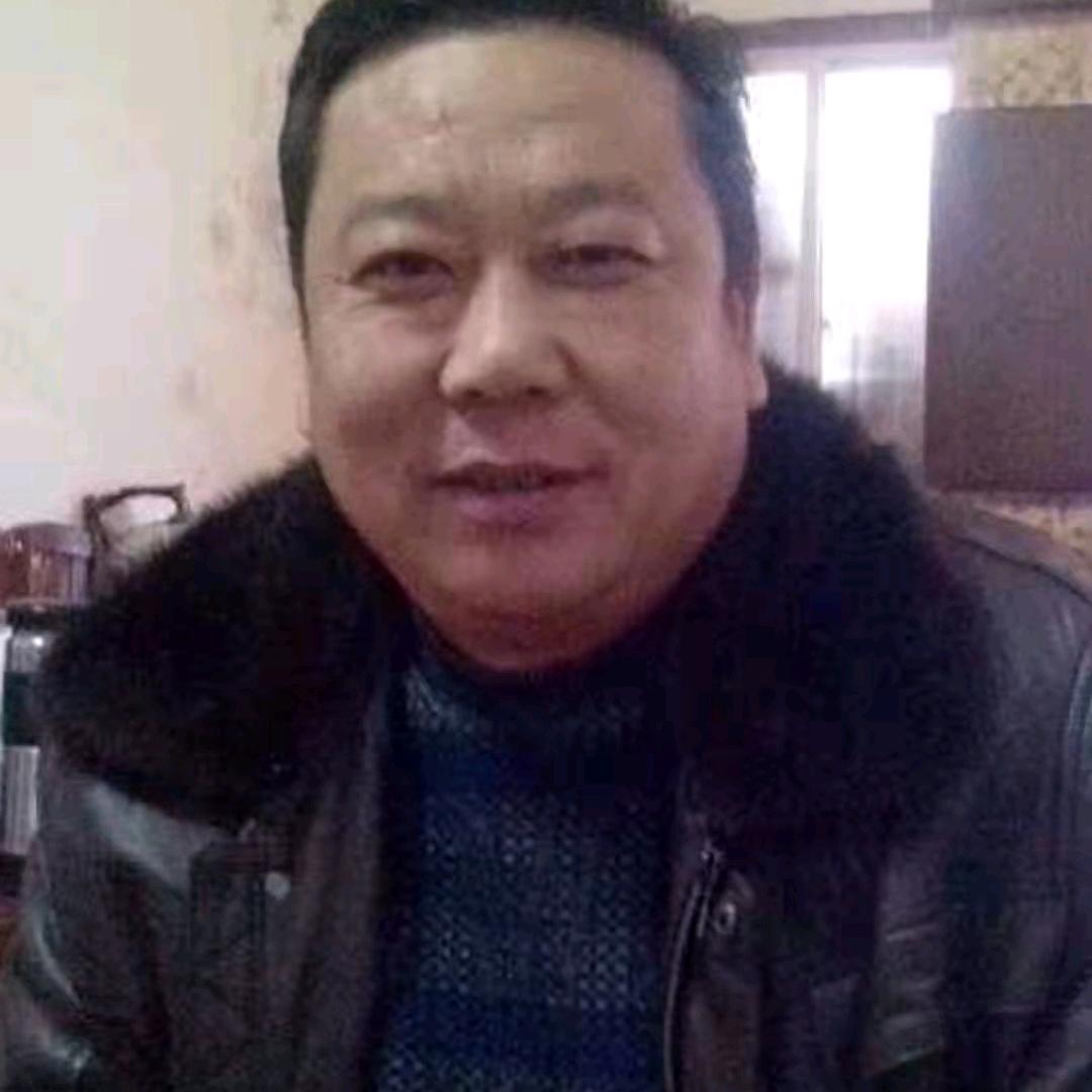 黄世仁