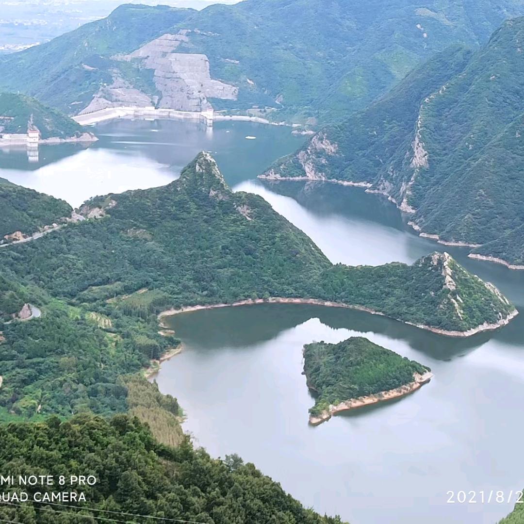 ＼＼\\٩( '知足常乐' )و //／