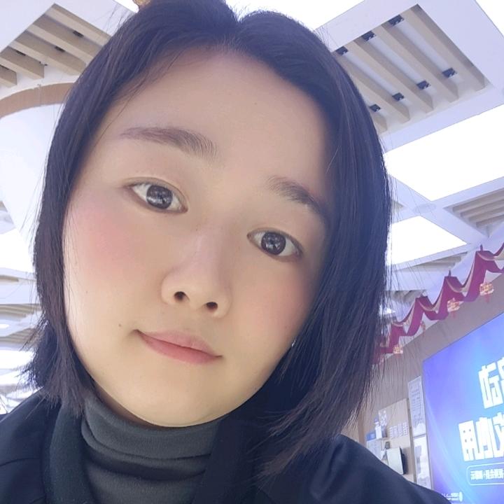 莉莉吖
