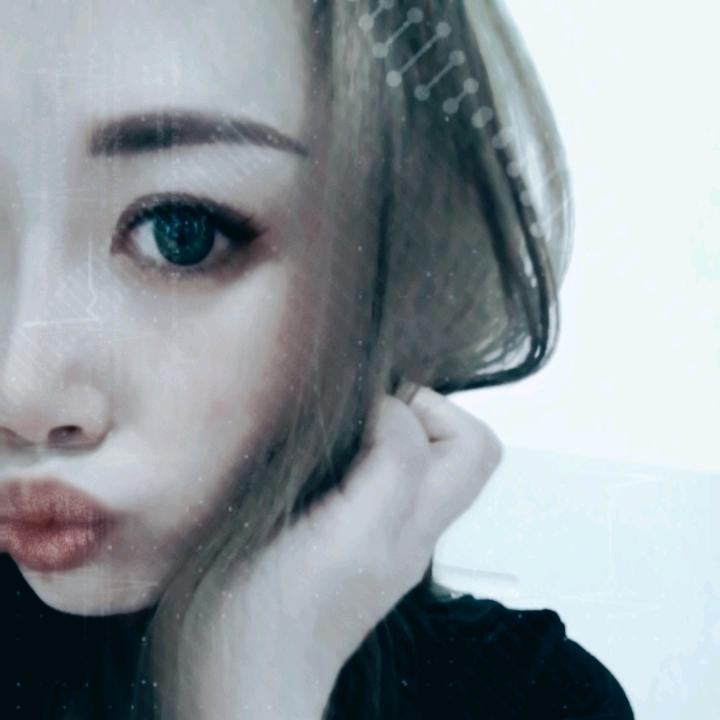 落寞的笑💋