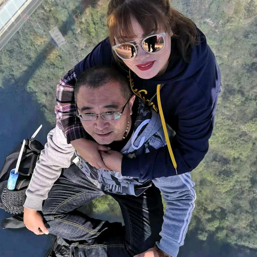 骆奇