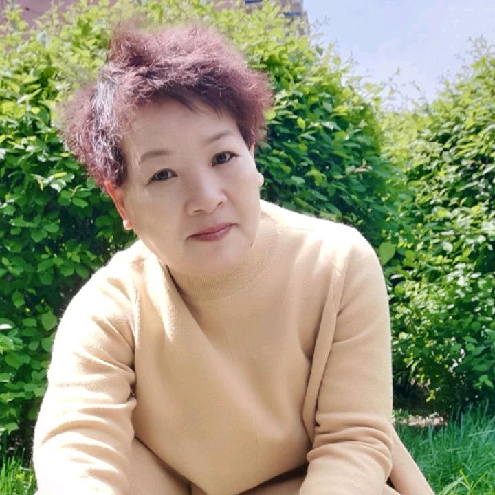 英秀子