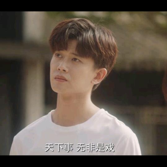 不爱吃胡萝卜的兔子🐰