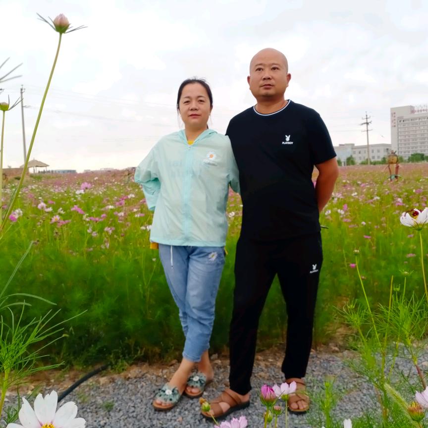 亮哥家的小富婆