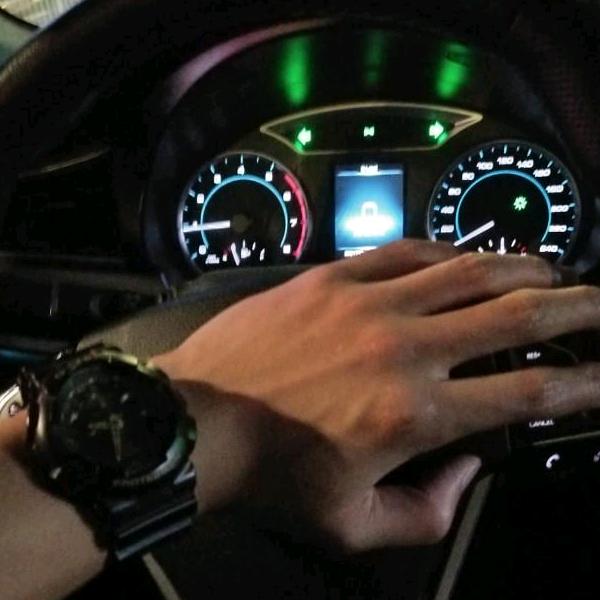 回收旧衣服的彭于晏